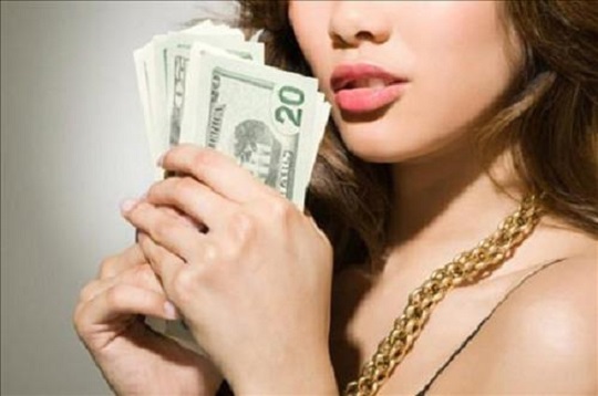 Điểm mặt cung hoàng đạo thích dùng tiền giải quyết mọi chuyện để khỏi phải suy nghĩ nhiều, tập trung cho những điều ý nghĩa hơn
